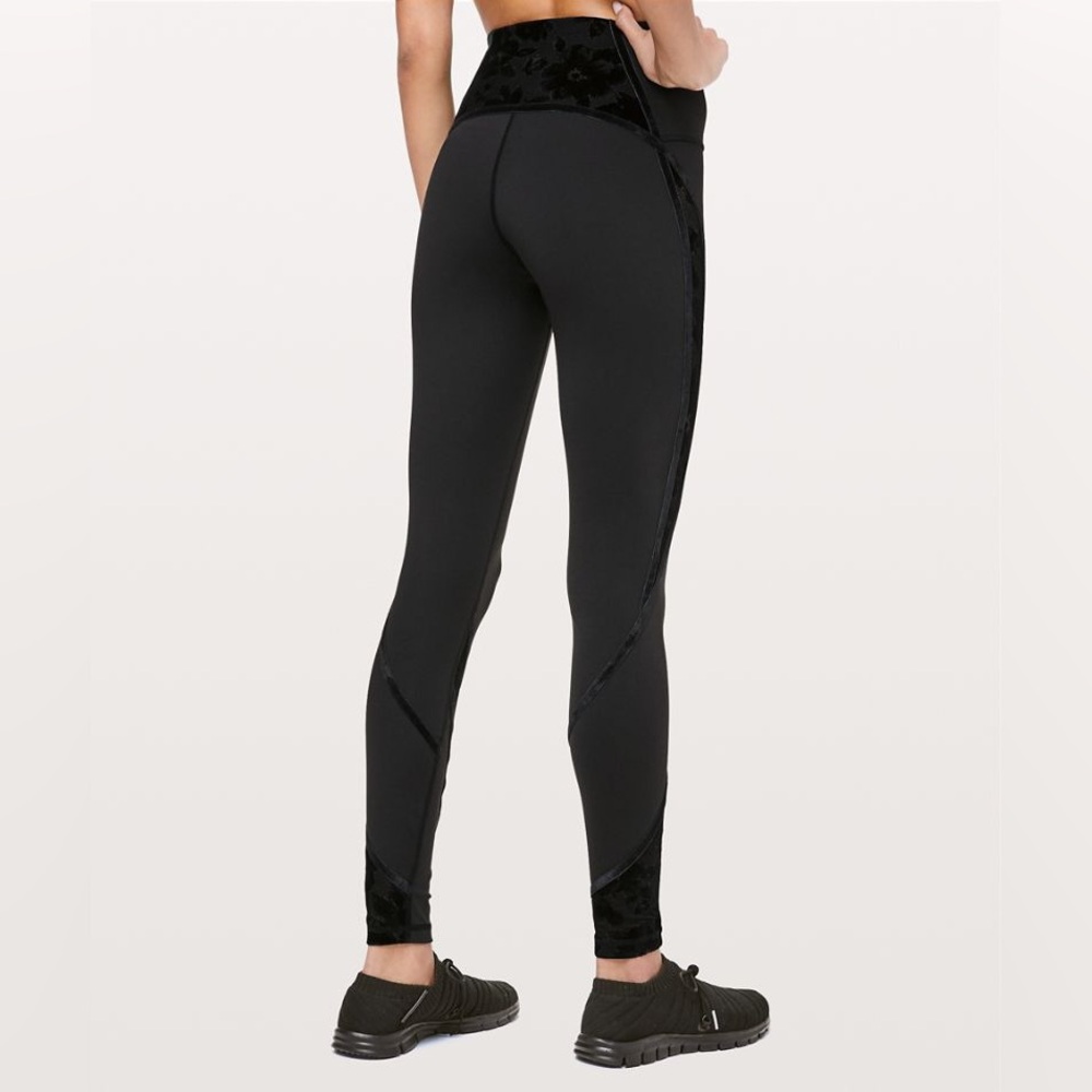 🍋Lululemon Wunder Under Leggings w/ Velvet Floral Detail